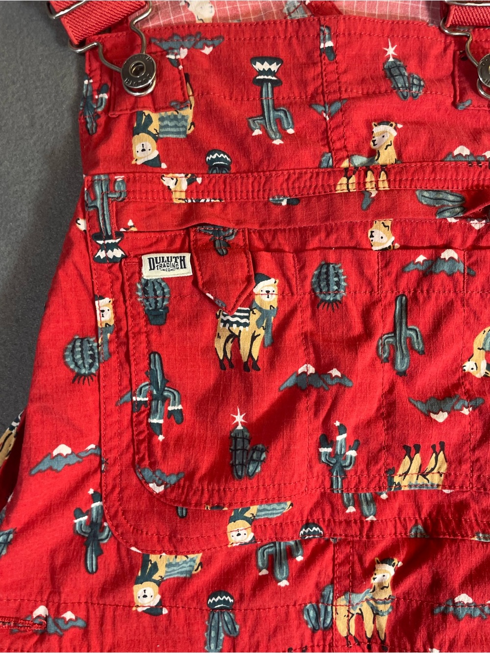 Duluth Trading Co Heirloom Gardening Overalls - Red Llama Cacti Print xxs x 31 - Picture 2 of 12